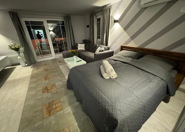 - Pool Beheizt - Fitness - Relax Villa Bilice